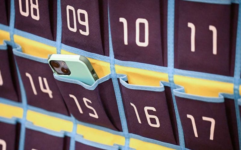 Most local schools file cellphone ban plan on time; 17 districts have not 