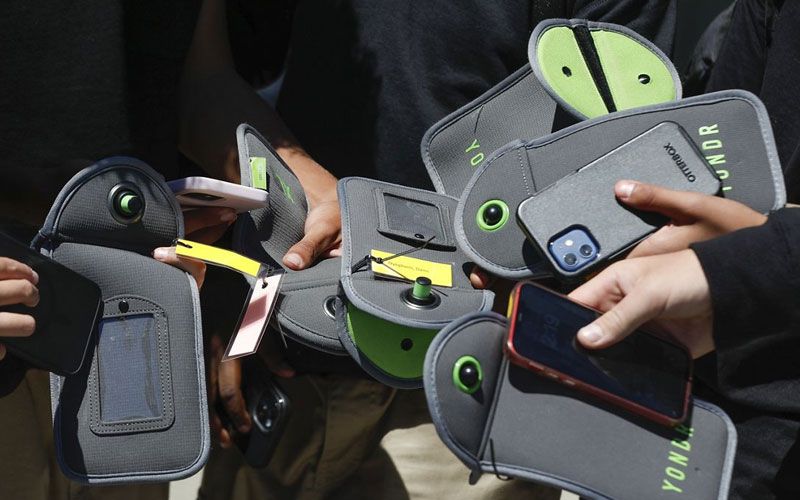 Doctor talks health impacts of cellphones ahead of school ban